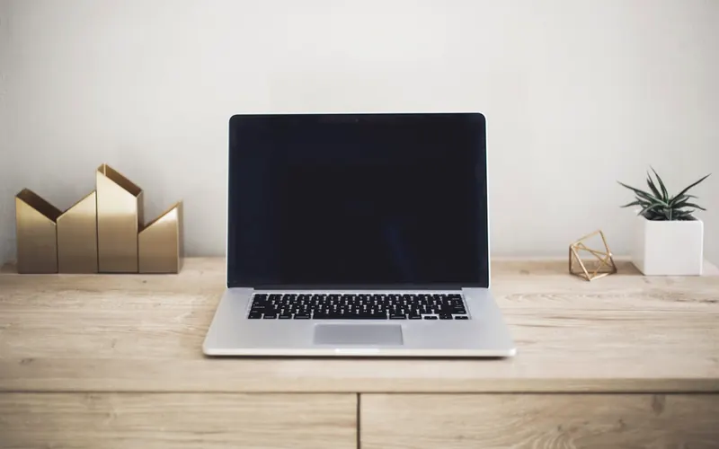MacBook 笔记本电脑使用场景图