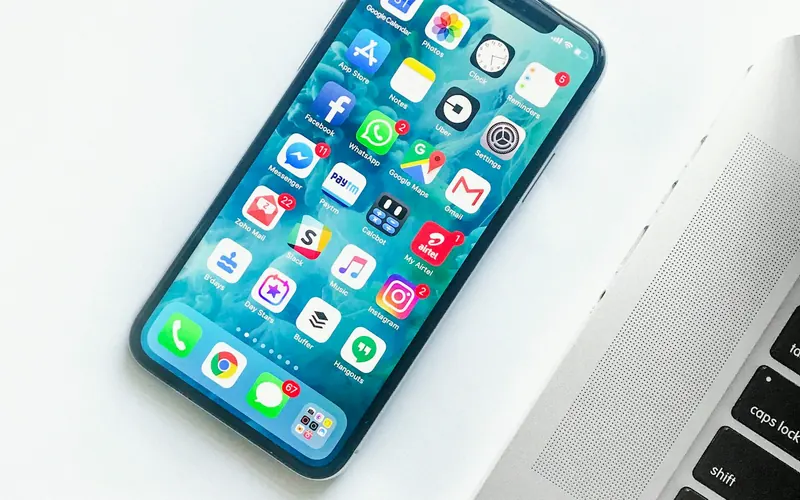 MacBook 笔记本电脑使用场景图