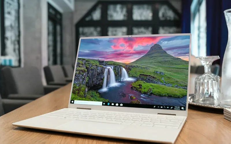 MacBook 笔记本电脑使用场景图